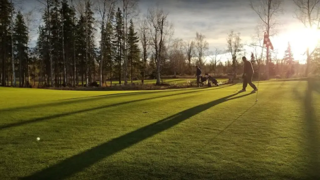 Moose Run Golf Course is one of the most beautiful golf course in Alaska