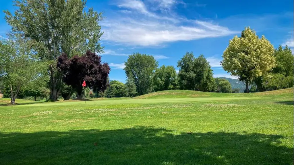 Golf Courses in Grants Pass