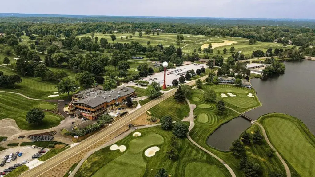 Golf Courses in Akron