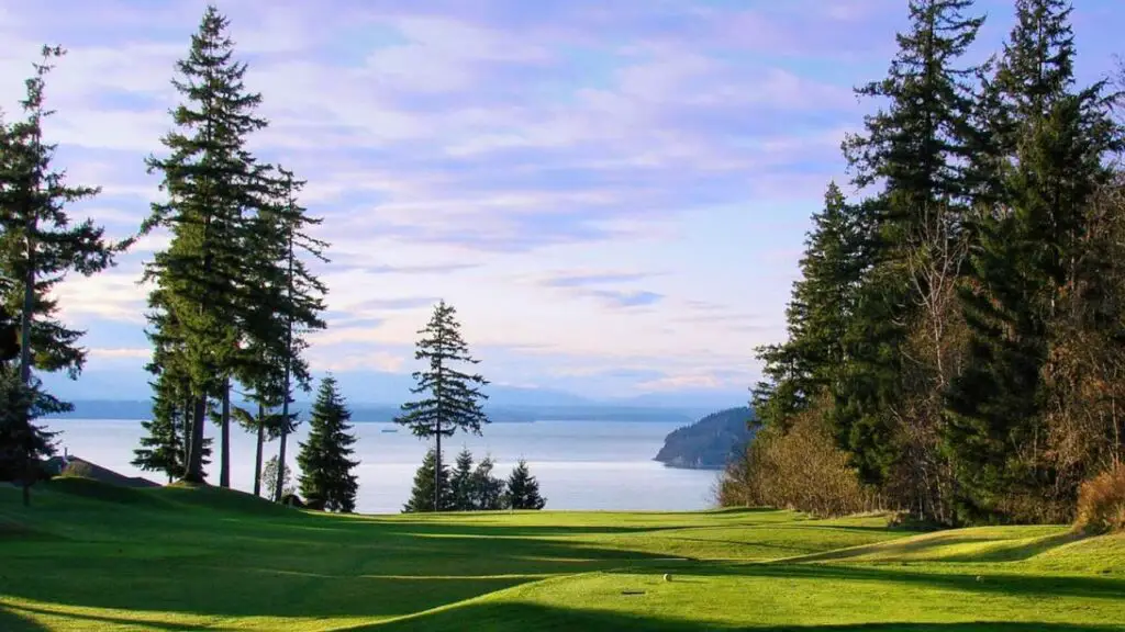 Golf Courses in Everett
