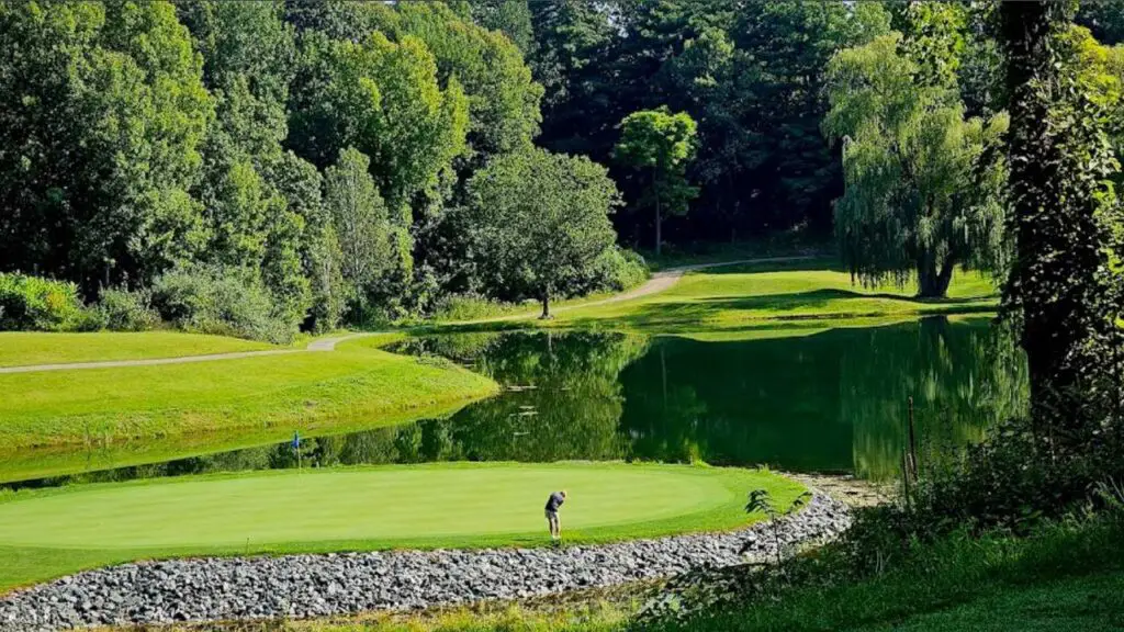 Golf Courses in Castleton On Hudson