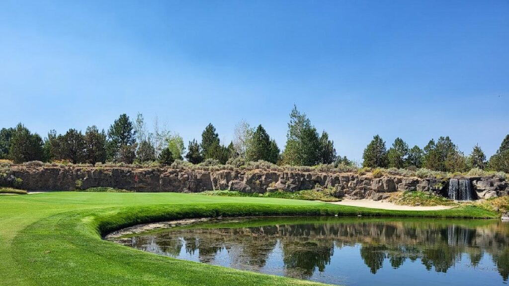 Pronghorn Golf Club